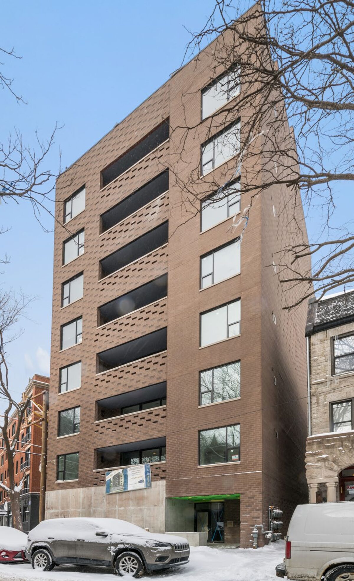 516 W Arlington — 14-unit residential rental property in Lincoln Park